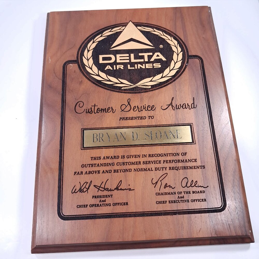 Vintage Delta Airlines Customer Service Award wooden plaque air lines‎ Vintage